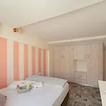 Evagelia Luxury Family Nikiana